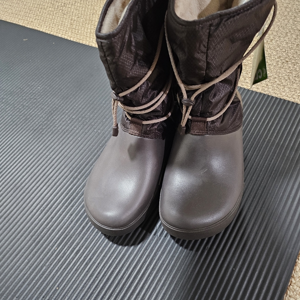 Crocband 11.5 cinch brown winter boots in Size 10